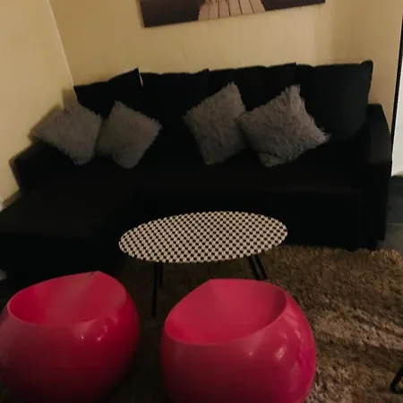 Apartment Apprt 2 Pieces A La Soif De La Rue